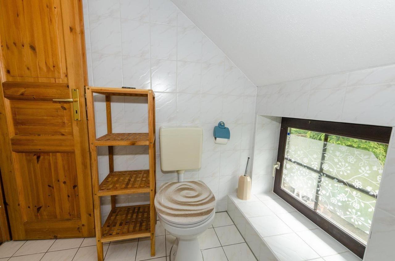 3-Raum-Fewo-Fuer-5-Personen-1-Aufbettung-Auf-Ruegen Schaprode Exterior photo